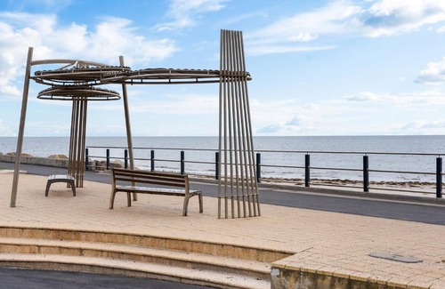 Glenelg South Apartment | Pad Off Pier - 2BR, Wifi