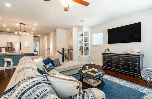 Rowlett House | Paddle & Play: Waterfront, Game Room, Boat & Gym