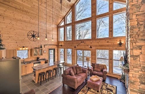 Hayward Cabin | Paddle Ready: Hayward Lake View Retreat w/BBQ