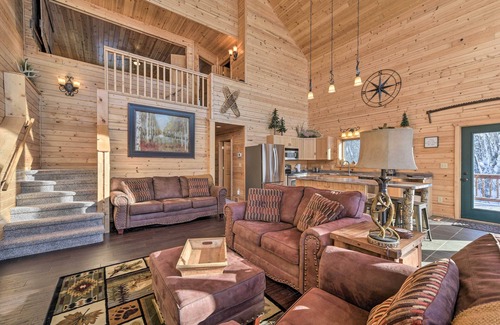 Hayward Cabin | Paddle Ready: Hayward Lake View Retreat w/BBQ