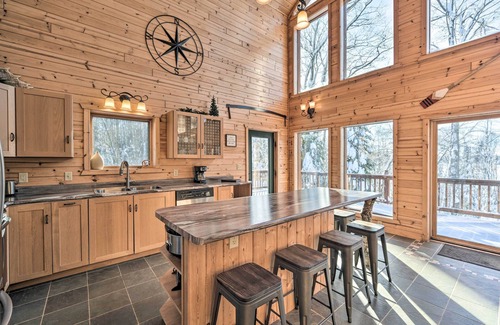 Hayward Cabin | Paddle Ready: Hayward Lake View Retreat w/BBQ