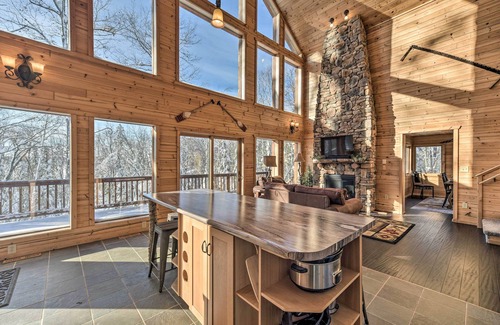 Hayward Cabin | Paddle Ready: Hayward Lake View Retreat w/BBQ