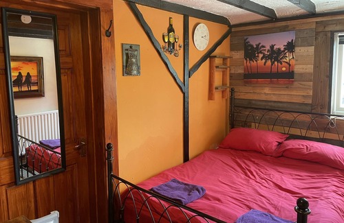 Yarm Cottage | Paddock / Hayloft - Sleep/4 adjoining bed room en suites fridge /microwave/
