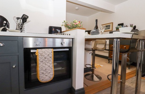 East Farleigh Cottage | PADDOCK VIEW, romantic, with a garden in Maidstone
