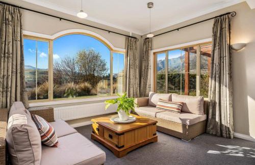 Lower Shotover House | Paeroa View