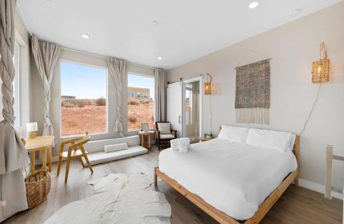 Big Water House | Page Arizona border town- Tranquil Zen Retreat with Amazing Mesa Views