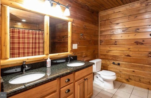 Stanley Cabin | Page Valley Retreat; mountain views