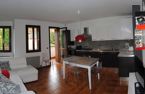 Vittorio Veneto Apartment | PAGLIARIN APARTMENT, close Venice, Prosecco Hills, Dolomites with private garage