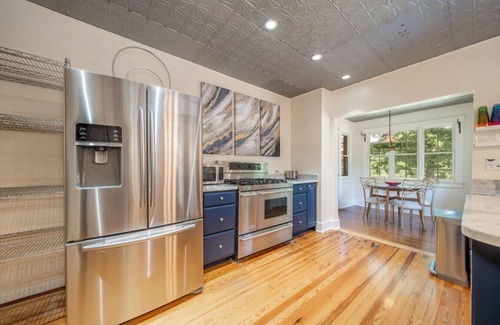 Hot Springs House | Pagoda Hill Estate w/HOT TUB! Sleeps 12!