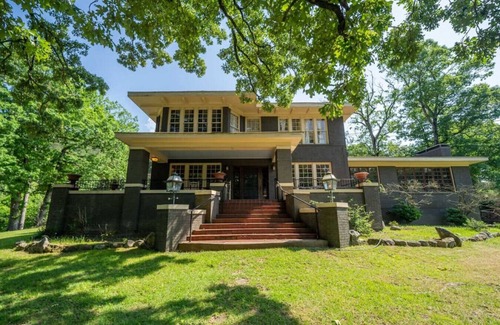 Hot Springs House | Pagoda Hill Estate w/HOT TUB! Sleeps 12!