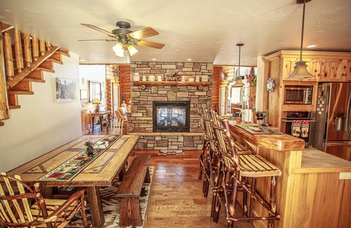 San Juan River Village Cabin | Pagosa Springs BearPaw LogCabin 4Bed/4Bath/HOT TUB