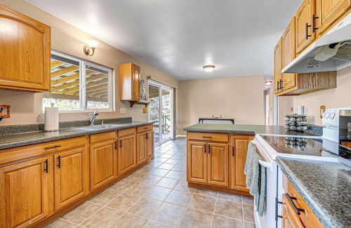 Ainaloa House | Pahoa Home w/Fenced-In Yard: Near Hilo & Parks