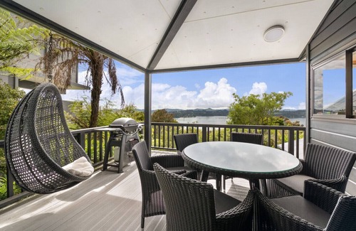 Paihia House | Paihia Bay View, 4 Bedroom & Spa