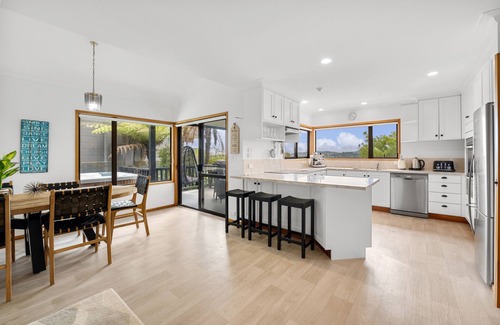 Paihia House | Paihia Bay Views, 4 bedroom with Spa Pool