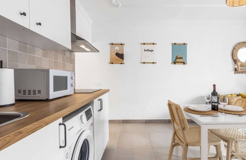 Los Cocoteros Apartment | Palm Sunset · XL Terrace & Boho Comfort · by Bayside Rentals