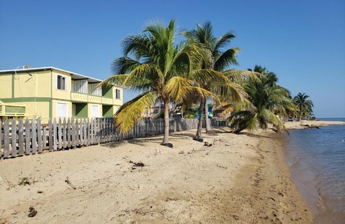 Dangriga Hotel | Pal's on the beach - Dangriga, Belize