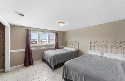 Lake Ozark House | Palace Sleep 20- Bachelor/Bachelorette Parties Welcome!