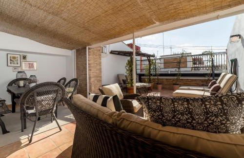Barrio del Carmen Apartment | Palacio de Rojas by Moontels