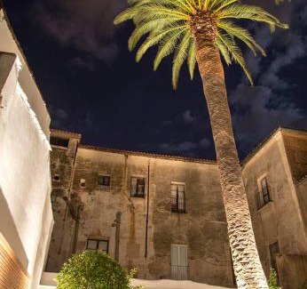 Santiago Apartment | Palacio Muñoz Chaves Cáceres