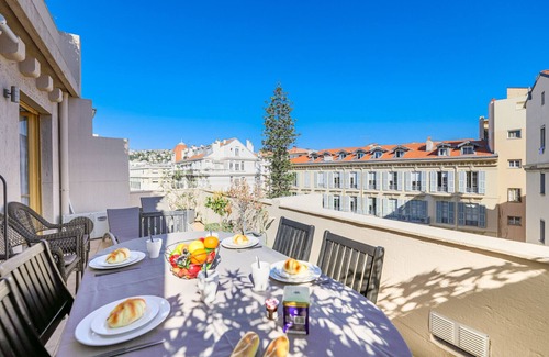 Musicians Quarter Apartment | PALAIS L'ESCURIAL AP4069 by RIVIERA HOLIDAY HOMES