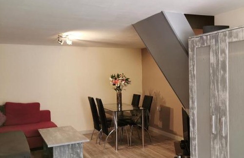 Edmonton Apartment | Palaz 1 - 2 Bedroom Garden Flat