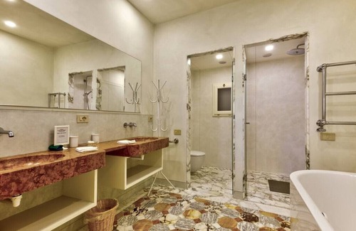 Sant' Ambrogio Apartment | Palazzo Antellesi Giotto Suite