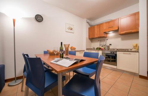 Porlezza Apartment | Palazzo Apartments - Porto Letizia