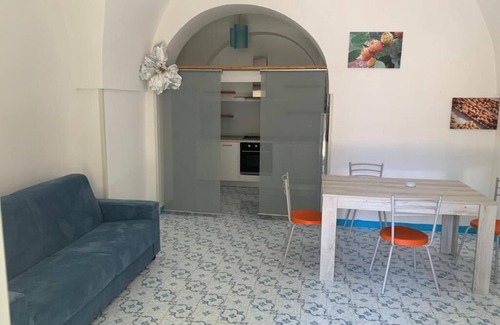 Santa Cesarea Terme Apartment | Palazzo De Donno Apartment 4