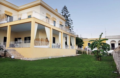 Santa Cesarea Terme Apartment | Palazzo De Donno Apartment 4