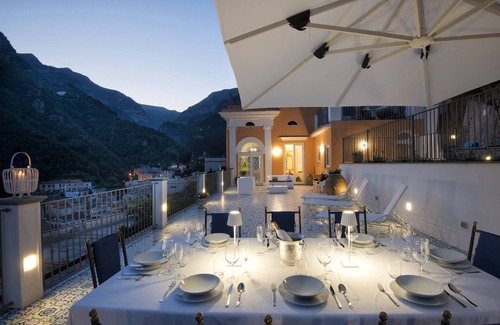 Amalfi Villa | Palazzo della Storia with Sea View, Jacuzzi, Terraces, Breakfast and Aircon
