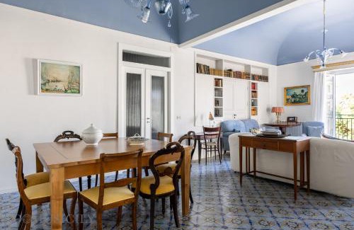 Kalsa Apartment | Palazzo Fatta Apartment by DomuSicily