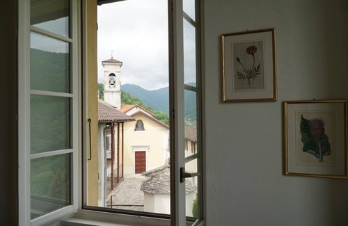 Castel San Pietro House | Palazzo Petraglio - spacious holiday home