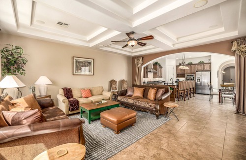 Waddell House | ⭐~ PALAZZO TOSCANO~HOT TUB~UP TO 13*IND.BEDS~5-6 RMS ~TENNIS~GOLF~BASEBALL~