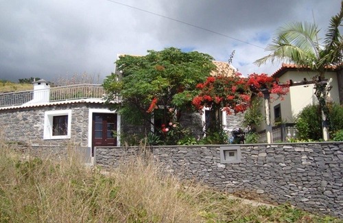Prazeres Cottage | Palheiro Cavalinho - A very beautiful and quiet place.