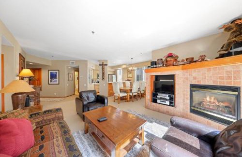 Olympic Valley Apartment | Palisades Tahoe Lodge Rentals Two Bedroom #512