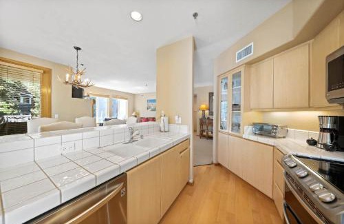 Olympic Valley Apartment | Palisades Tahoe Lodge Rentals Two Bedroom #512