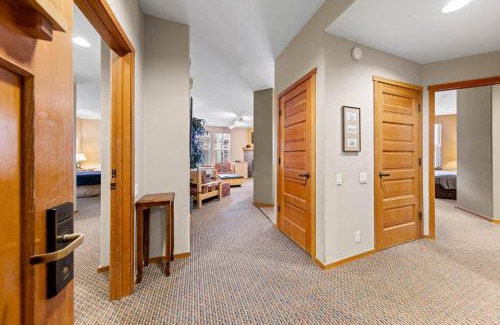 Olympic Valley Apartment | Palisades Tahoe Lodge Rentals Two Bedroom #716