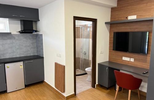Gachibowli Hotel | Palladium Luxury Suites Financial District Unit II