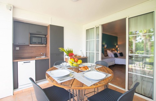 Gros Raisins Apartment | Palmélodie - Avec piscine et jacuzzi partagés