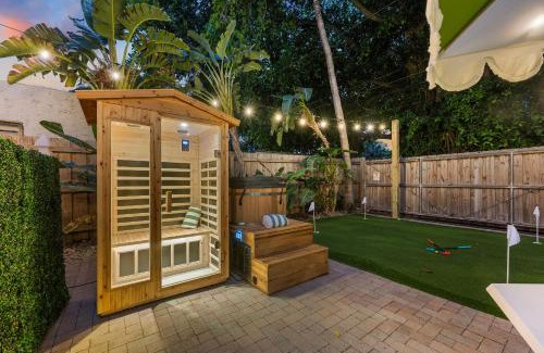 Poinciana Park House | Palm Beach 5br Cottage!poolspasaunacold Plunge