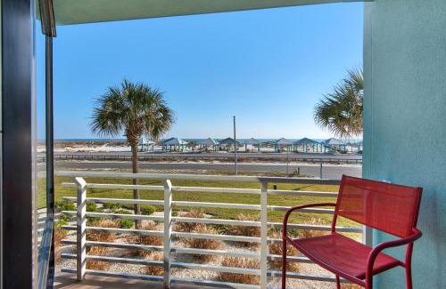 Pensacola Beach House | Palm Beach Club 4-127 Parrot-dise Palms