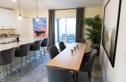 Palm Beach - West Palm Beach House | Palm Beach Getaway with hot tub & mini golf near beaches, downtown, and plenty of shopping