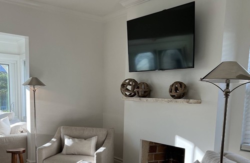 Palm Beach Apartment | PALM BEACH - IN TOWN 2 Bedroom 2 Bath Gem!