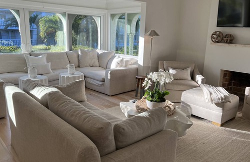 Palm Beach Apartment | PALM BEACH - IN TOWN 2 Bedroom 2 Bath Gem!