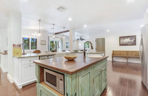 Palm Beach Shores House | PALM BEACH SHORES - LUXURY BEACH HOUSE RENTAL - SINGER ISLAND