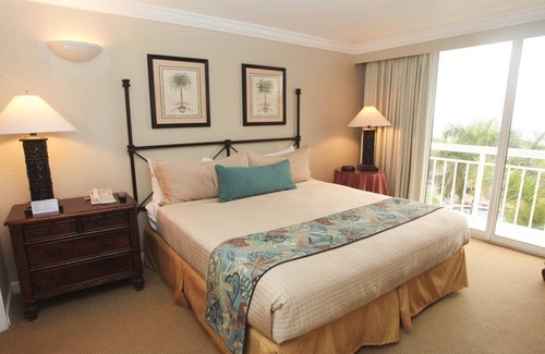 Palm Beach Shores Resort | Palm Beach Shores Ocean Front Resort, Singer Island One Bedroom ~ Valet Parking