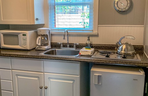 Ashland Hotel | Palm Cottages