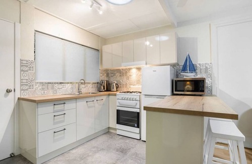 Palm Cove Apartment | Palm Cove Tropical Retreat with Private Garden, Near Beach