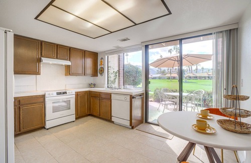 Palm Desert Condo | Palm Desert Condo w/Patio & Golf Course Views