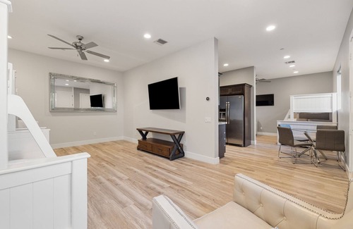 Indio House | Palm Desert Estate, Pool, Courts, Sauna & No Checkout Time. Sleeps 20+